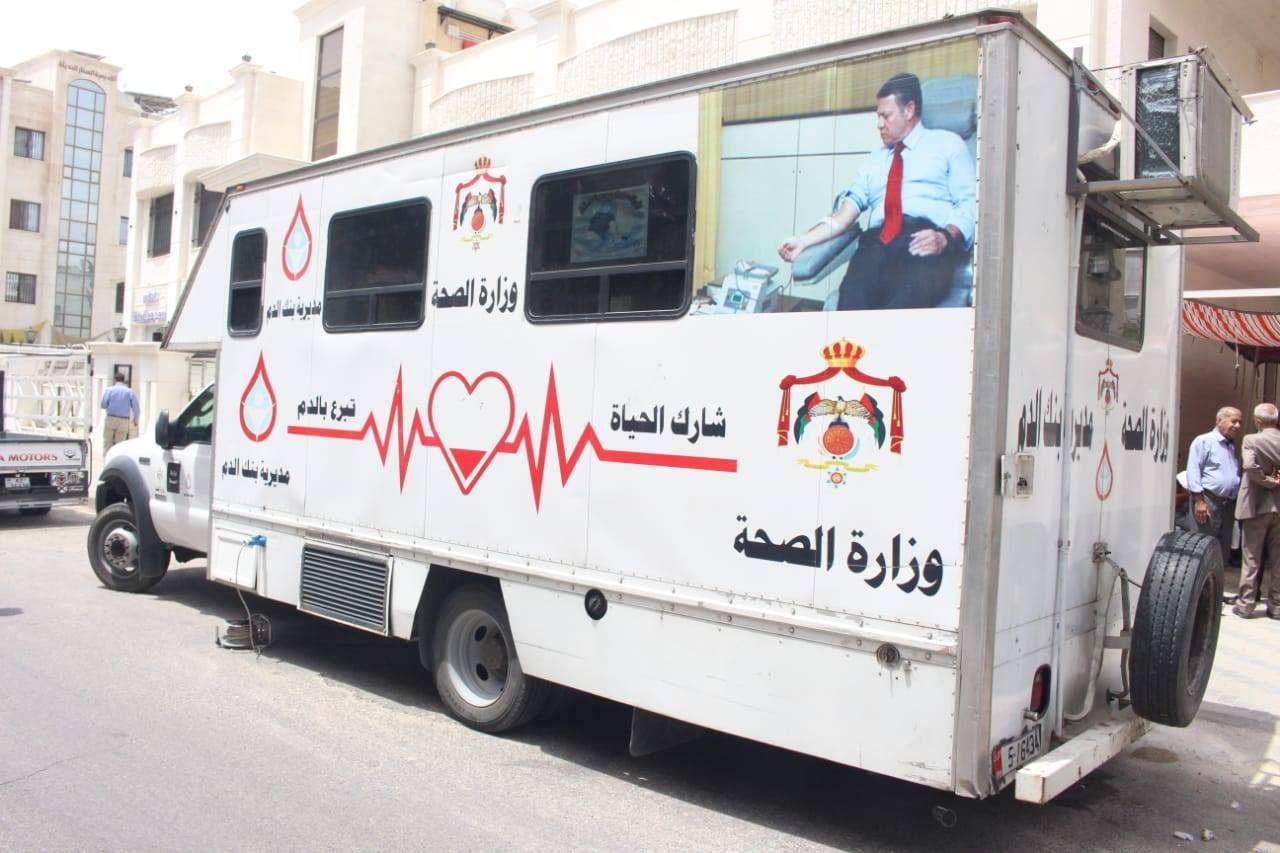  ” فزعة وطن ” تنظم حملة للتبرع بالدم لأهالي غزة – صور