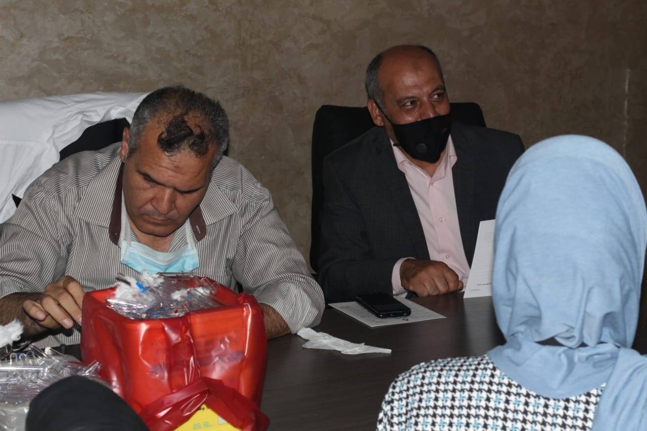  ” فزعة وطن ” تنظم حملة للتبرع بالدم لأهالي غزة – صور