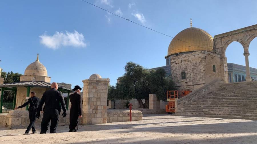 25 مستوطنا يقتحمون باحات المسجد الأقصى