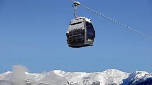 إيطاليا: مصرع 12 شخصاً إثر سقوط عربة تلفريك