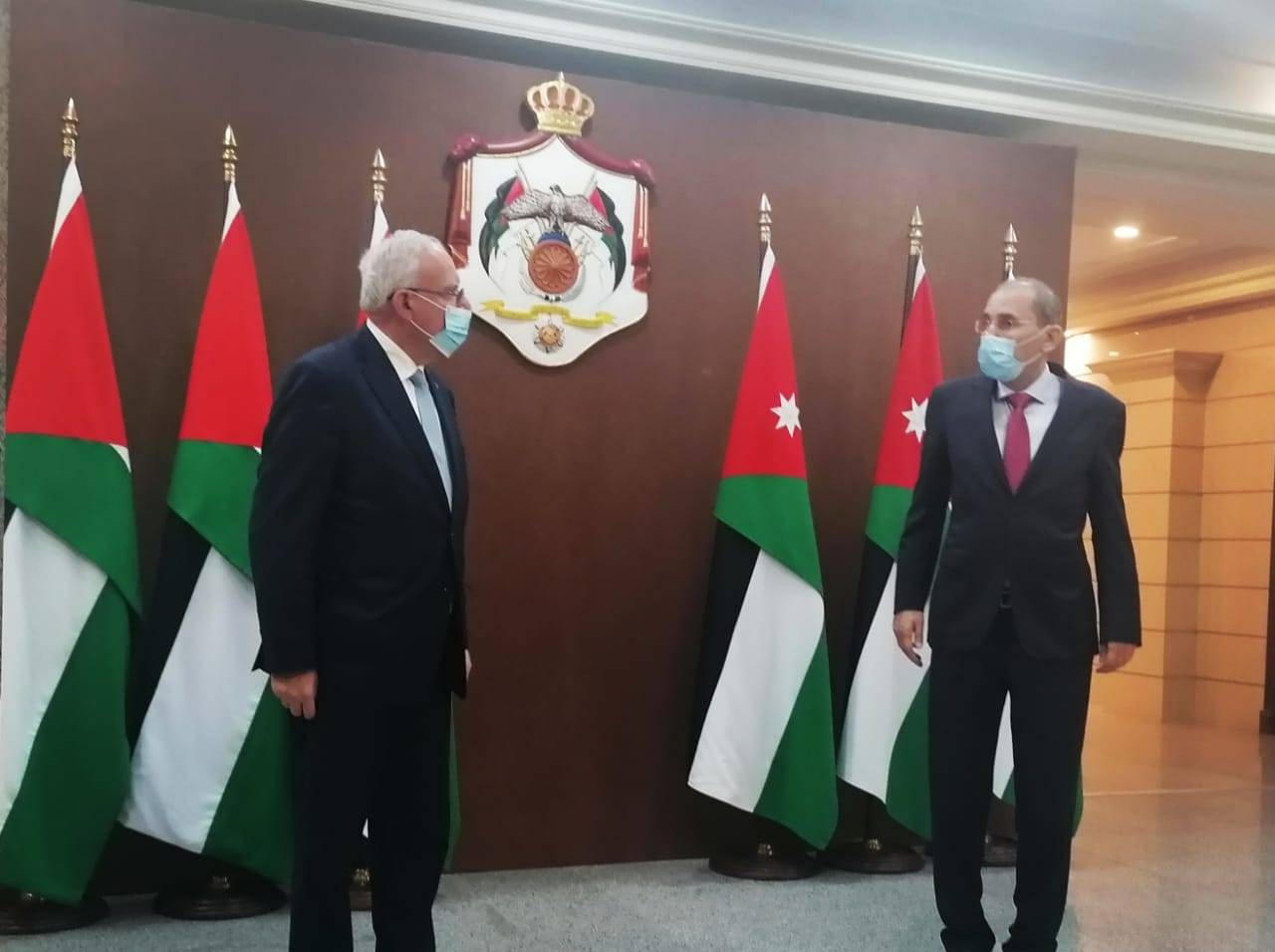 وزيرا خارجية الأردن وفلسطين ينسقان لإطلاق تحرك دولي لإنهاء الاحتلال