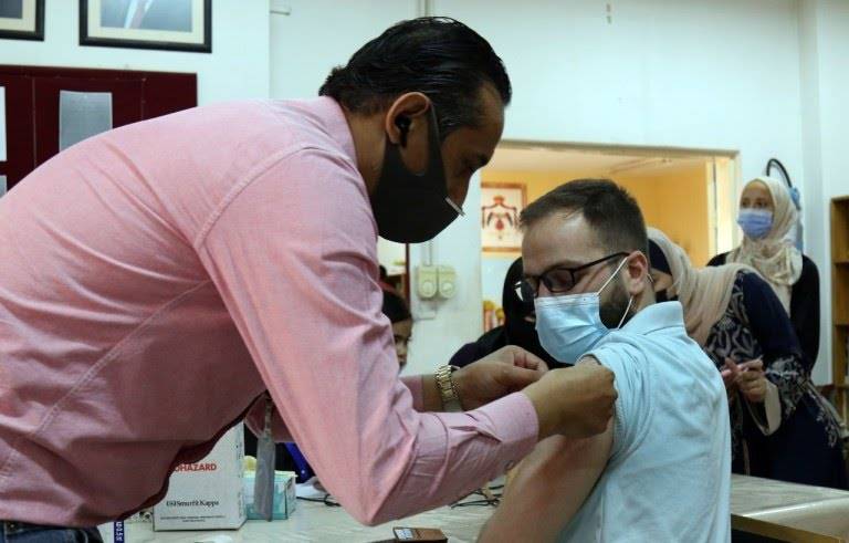 “الصحة” تطلق حملة توعية وطنية لزيادة الإقبال على تلقي مطعوم كورونا بتمويل “USAID”