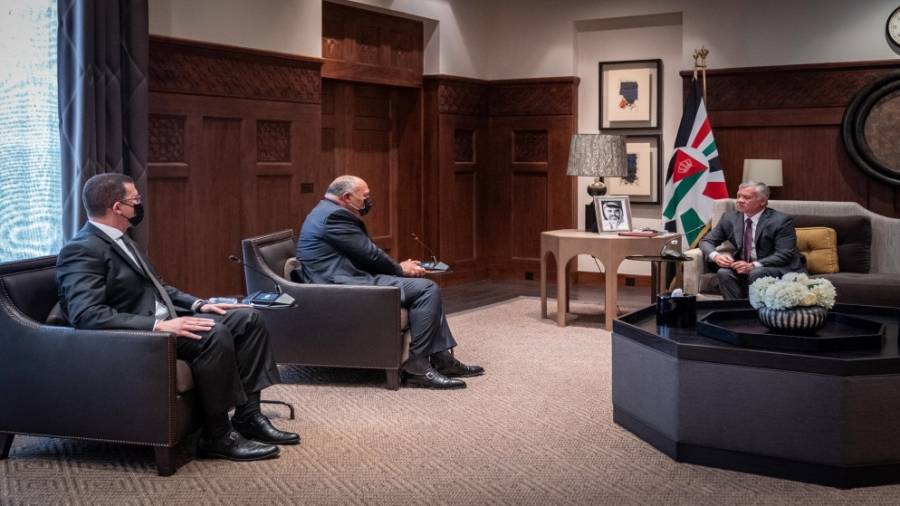 الملك يؤكد ضرورة البناء على وقف إطلاق النار والاهتمام الدولي بالقضية الفلسطينية