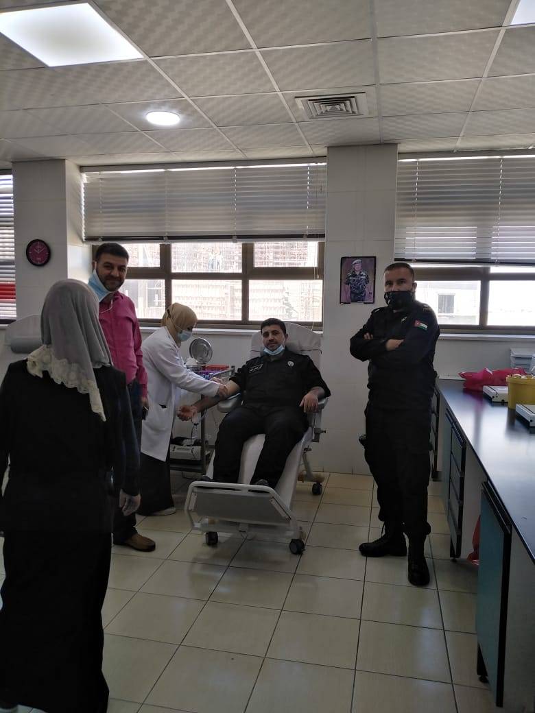 جمعية امل الغد الخيرية وفريق مبادرة ألف التطوعي يقيمان حملة للتبرع بالدم لصالح الشعب الفلسطيني 