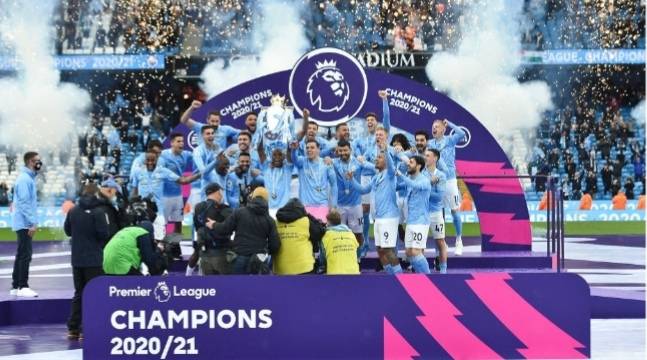  قدرة مانشستر سيتي على التكيف في أرض الملعب وخارجه عاملٌ أساسي في تحقيقه النجاح خلال موسم جائحة كوفيد-19