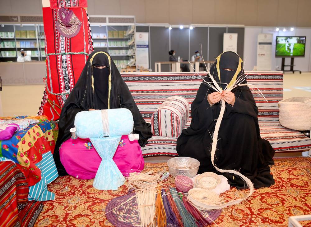   توقيع 4 إصدارات لنادي تراث الإمارات في معرض أبوظبي للكتاب   