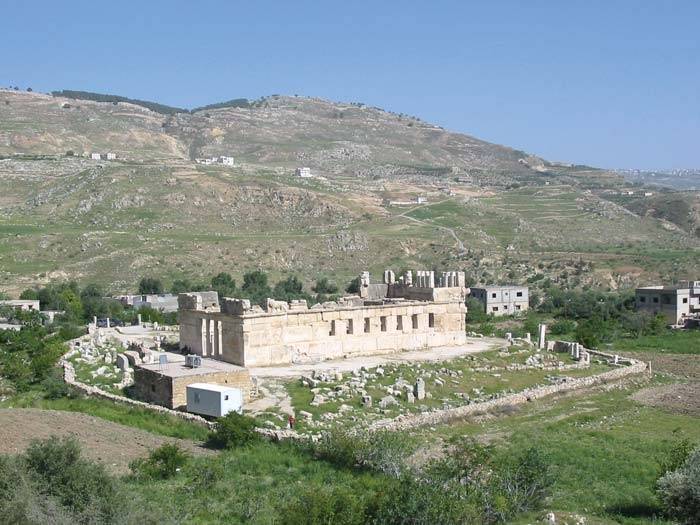 حجازين: أهمية إيجاد وتطوير نقطة خدمات سياحية في عراق الأمير