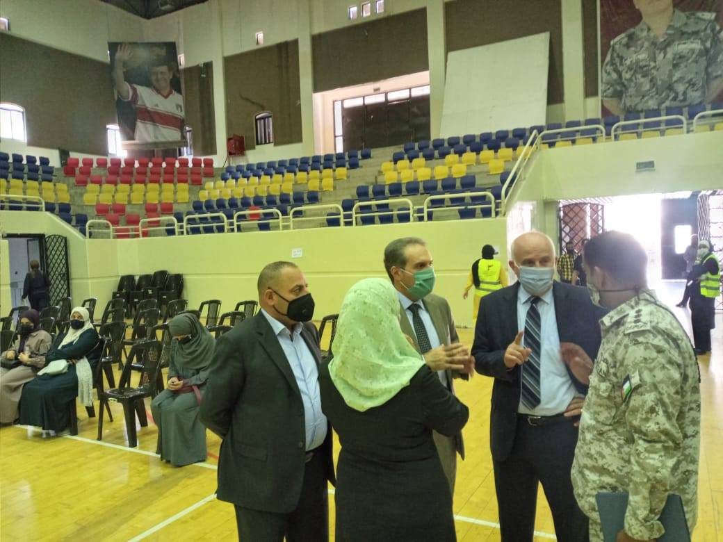 وزير الصحة يتفقد مراكز تقديم لقاح كورونا في محافظة العاصمة 