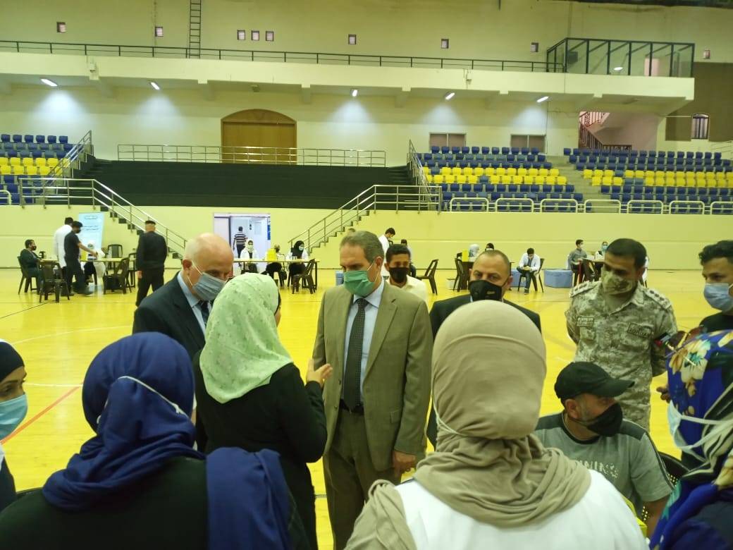وزير الصحة يتفقد مراكز تقديم لقاح كورونا في محافظة العاصمة 