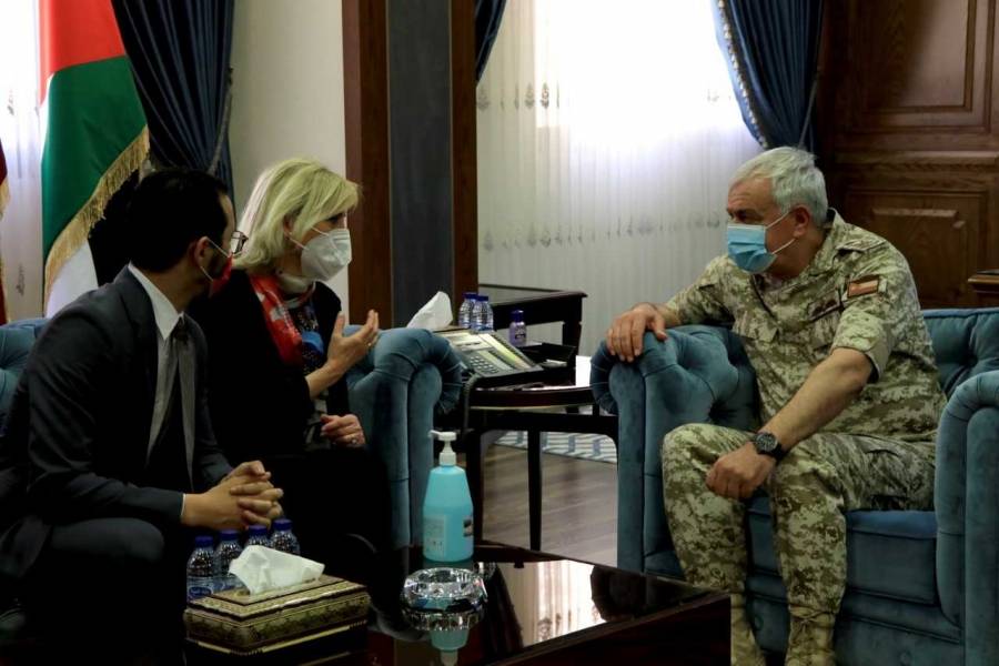 رئيس هيئة الأركان المشتركة يستقبل وفداً من الجمعية الوطنية الفرنسية