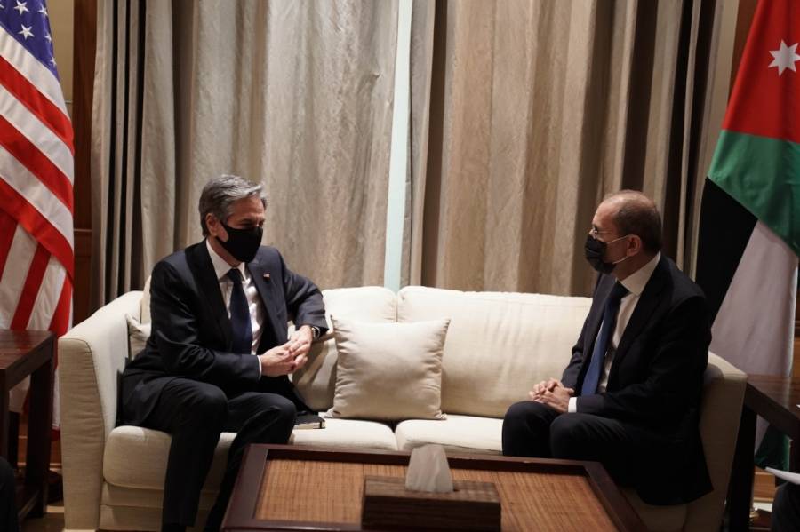 الصفدي يلتقي وزير الخارجية الأميركي ويبحث معه سبل تعزيز العلاقات الثنائية