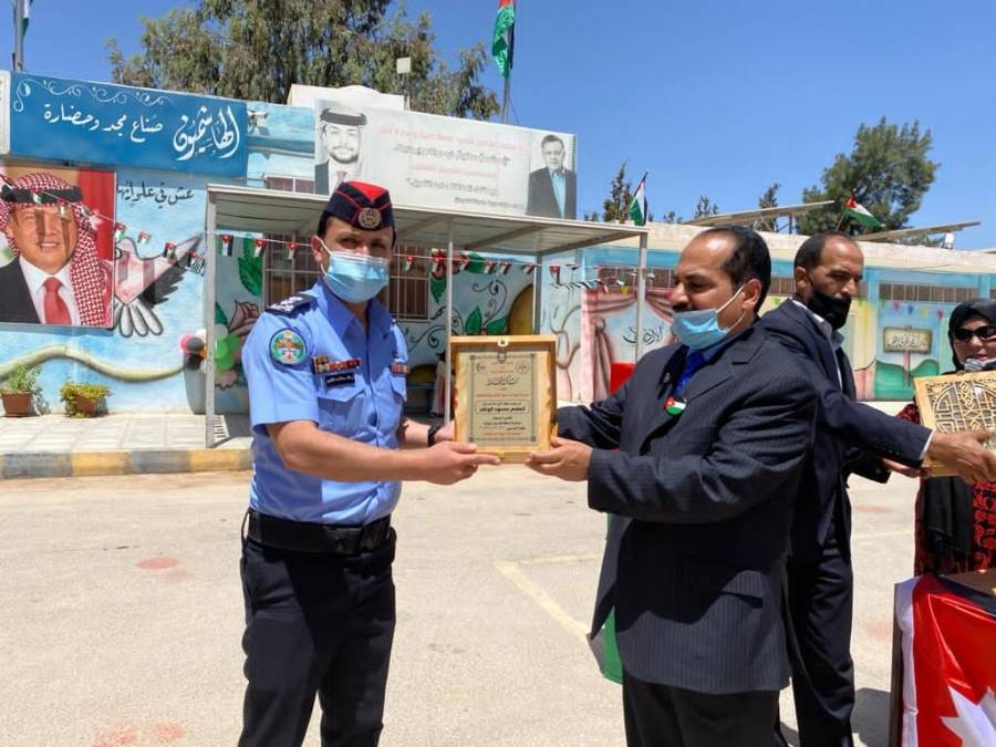 عضيبات يرعى احتفالا بمناسبة عيد الاستقلال في مدرسة مغير السرحان الأساسية المختلطة