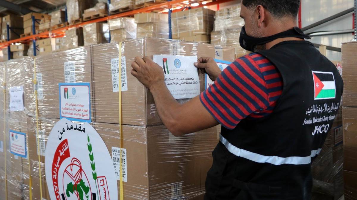 الأردن يرسل لقاحات وشرائح فحص كورونا إلى غزة