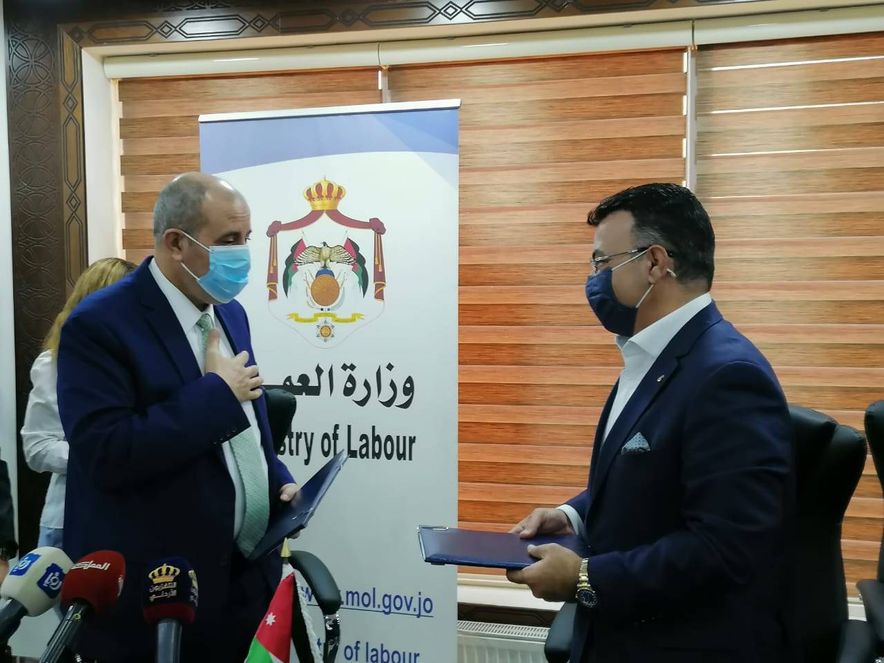 وزارة العمل توقع 3 اتفاقيات تشغيل توفر 3570 فرصة عمل في القطاع الخاص 