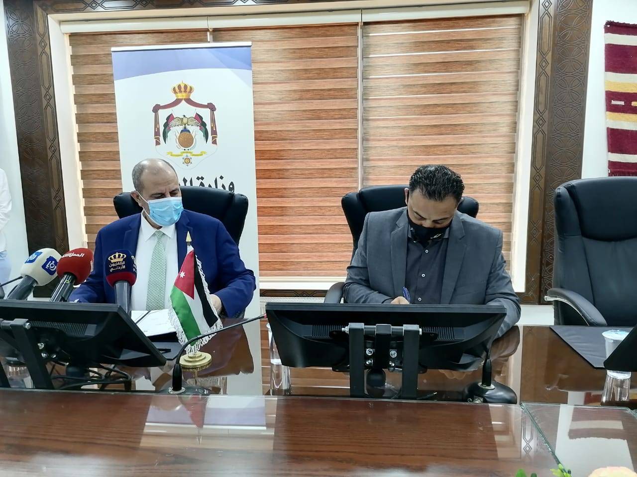 وزارة العمل توقع 3 اتفاقيات تشغيل توفر 3570 فرصة عمل في القطاع الخاص 