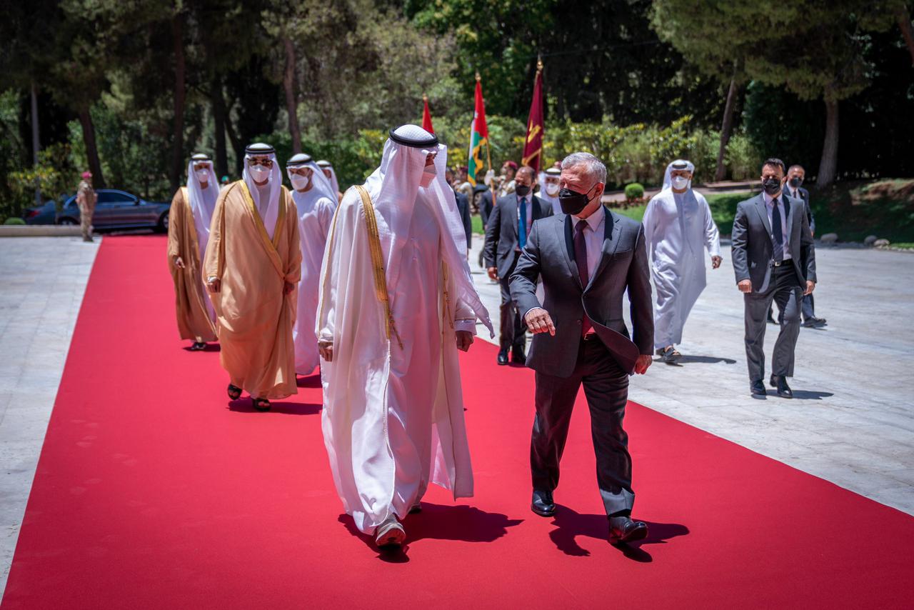 الملك وولي عهد أبوظبي يؤكدان أهمية اتفاق وقف إطلاق النار في غزّة