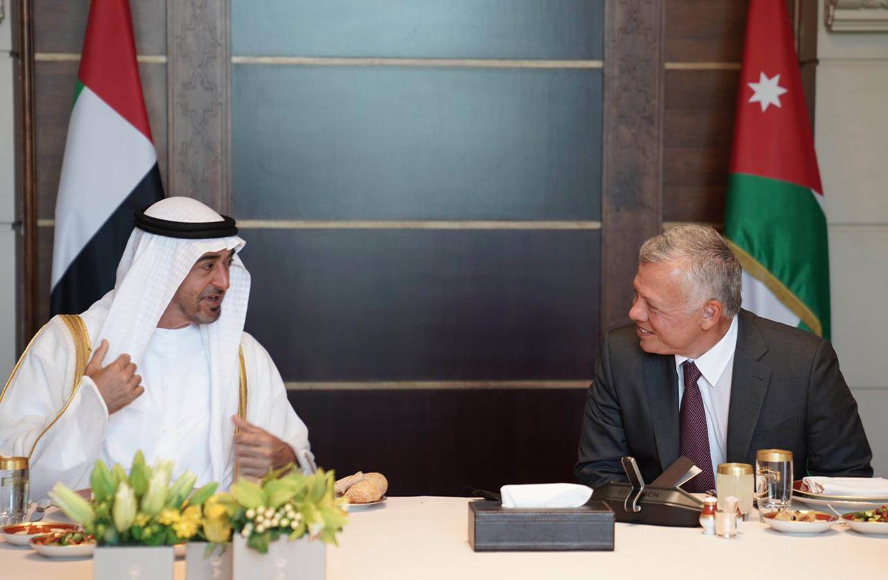 الملك وولي عهد أبوظبي يؤكدان أهمية اتفاق وقف إطلاق النار في غزّة