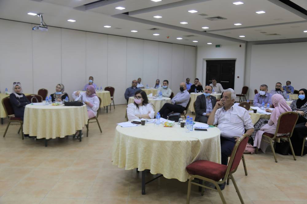 المطور يفتتح الورشة الختامية لإستراتيجية التوعية والتعليم البيئي فلسطين 