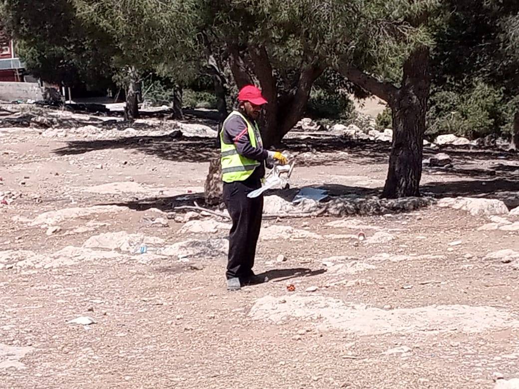 الزهير : بلدية مادبا الكبرى نفذت حملة نظافة شاملة لجبل نيبو / منطقة صياغه 