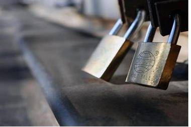 إغلاق 12 منشأة سياحية وإنذار ومخالفة 32 أخرى