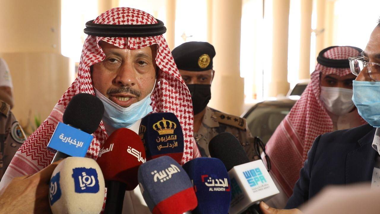 السفير السديري يطلع على سير العمل بمنفذ حالة عمار-المدورة الحدودي