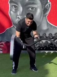 فتى الزرقاء: استطيع فعل ما أشاء عبر الأطراف الاصطناعية