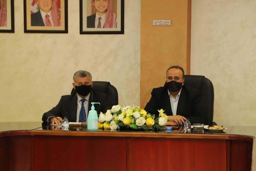 *النائب الحمود يطلع على الدراسات الشمولية للمناطق المحاذية لشارع القدس عربية التي نفذتها كوادر جامعة البلقاء التطبيقية*