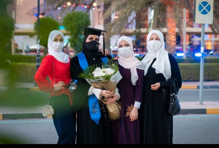 مشاهد من الفخر والفرح في اليوم الأول من حفل تخريج دفعة 2021 لجامعة عجمان .. فيديو