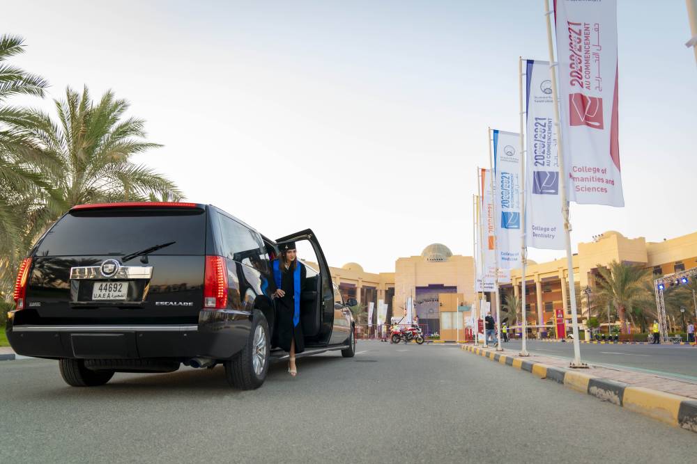 مشاهد من الفخر والفرح في اليوم الأول من حفل تخريج دفعة 2021 لجامعة عجمان .. فيديو 