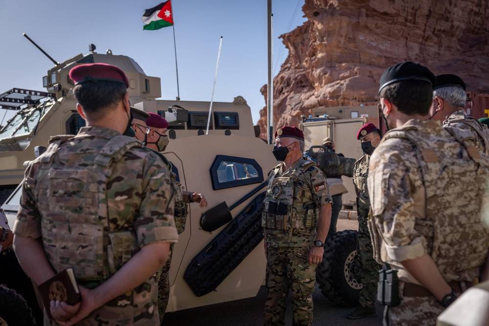 الملك يتابع مجريات التمرين التعبوي الجبال الشاهقة 