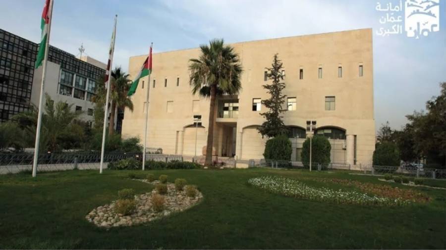 فرق تفتيش أمانة عمان تنذر 46   منشأة مخالفة