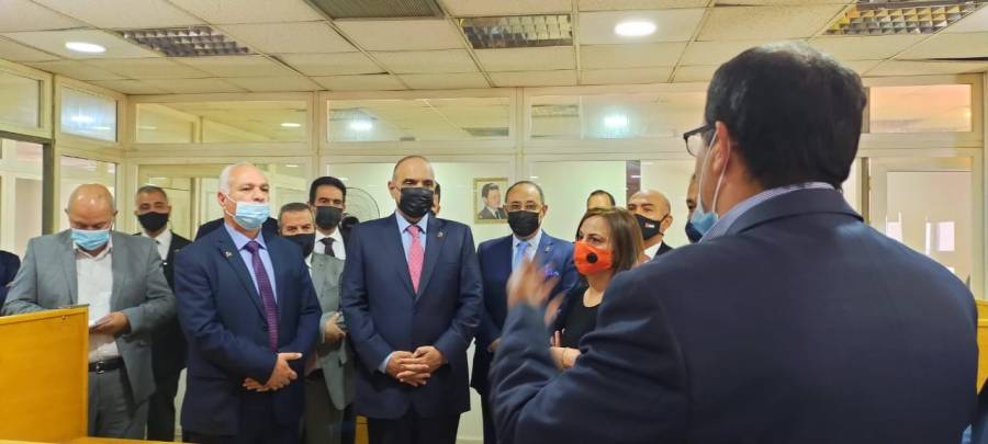 الخصاونة يهنئ يومية الرأي بيوبيلها الذهبي