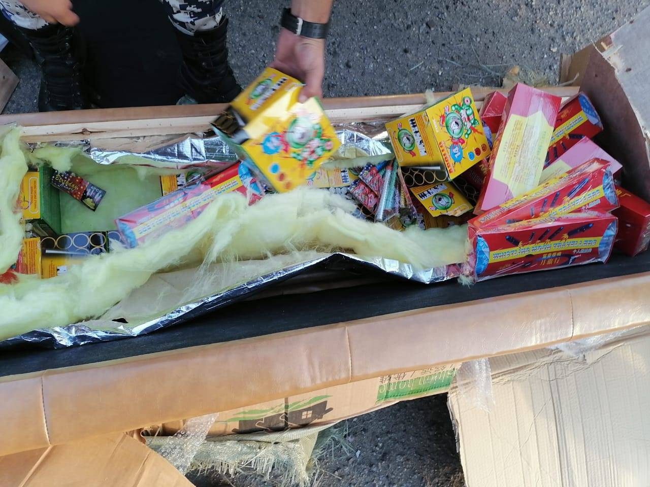 الجمارك تحبط تهريب حاوية Hلعاب النارية