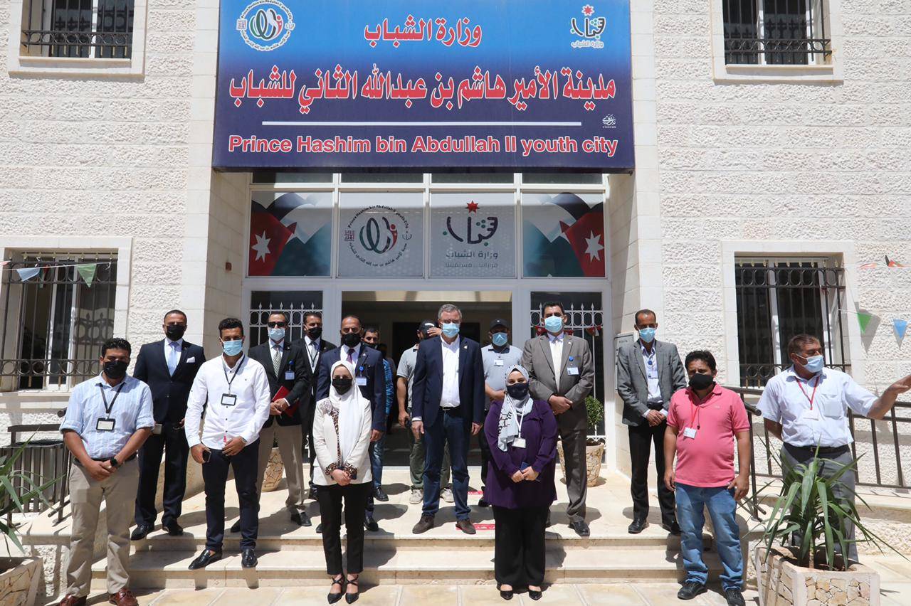 وزير الشباب في زيارة ميدانية لمحافظة مأدبا 