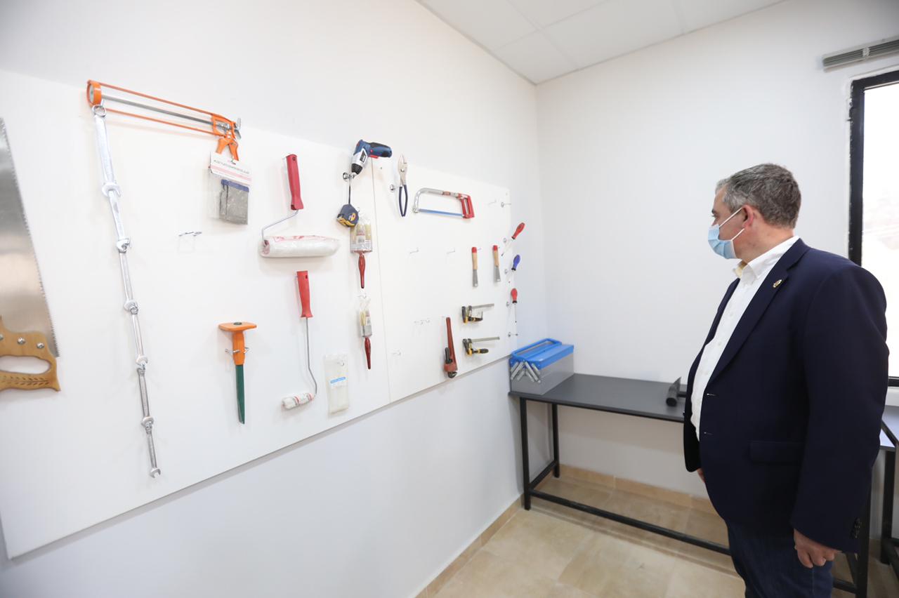 وزير الشباب في زيارة ميدانية لمحافظة مأدبا 