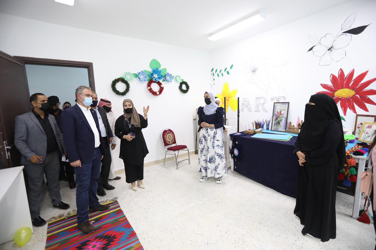 وزير الشباب في زيارة ميدانية لمحافظة مأدبا 