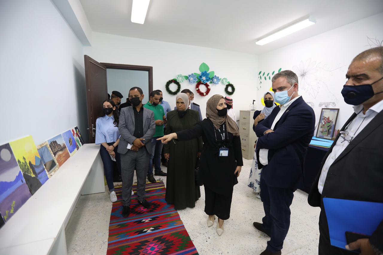 وزير الشباب في زيارة ميدانية لمحافظة مأدبا 