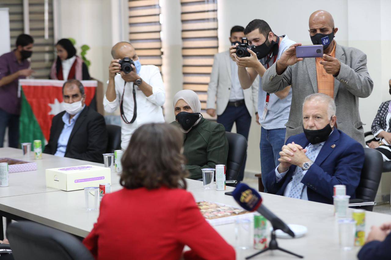 وزير الشباب في زيارة ميدانية لمحافظة مأدبا 