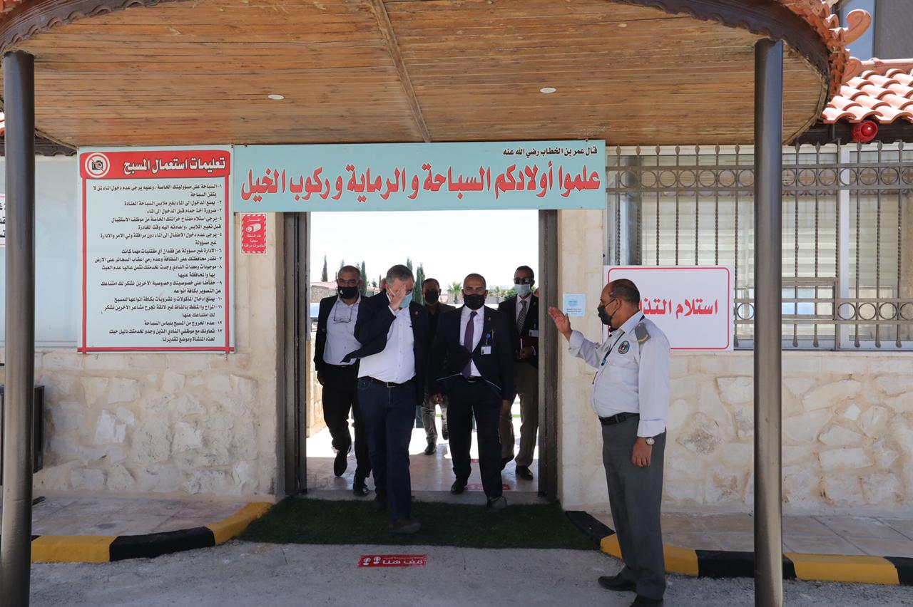 وزير الشباب في زيارة ميدانية لمحافظة مأدبا 