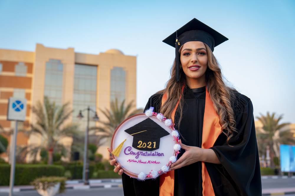 أجواء من الفخر والسعادة في جامعة عجمان في الیوم الثاني من حفل  تخریج دفعة العام 2021