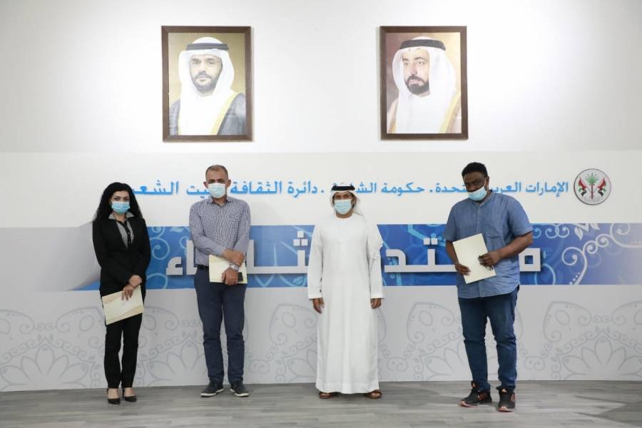 العزام وشیماء یضیئان القصیدة في بیت الشعر في الشارقة