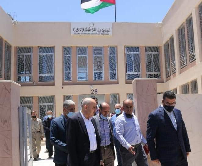 الحنيفات يفتتح المبنى الجديد لمديرية زراعة محافظة مادبا