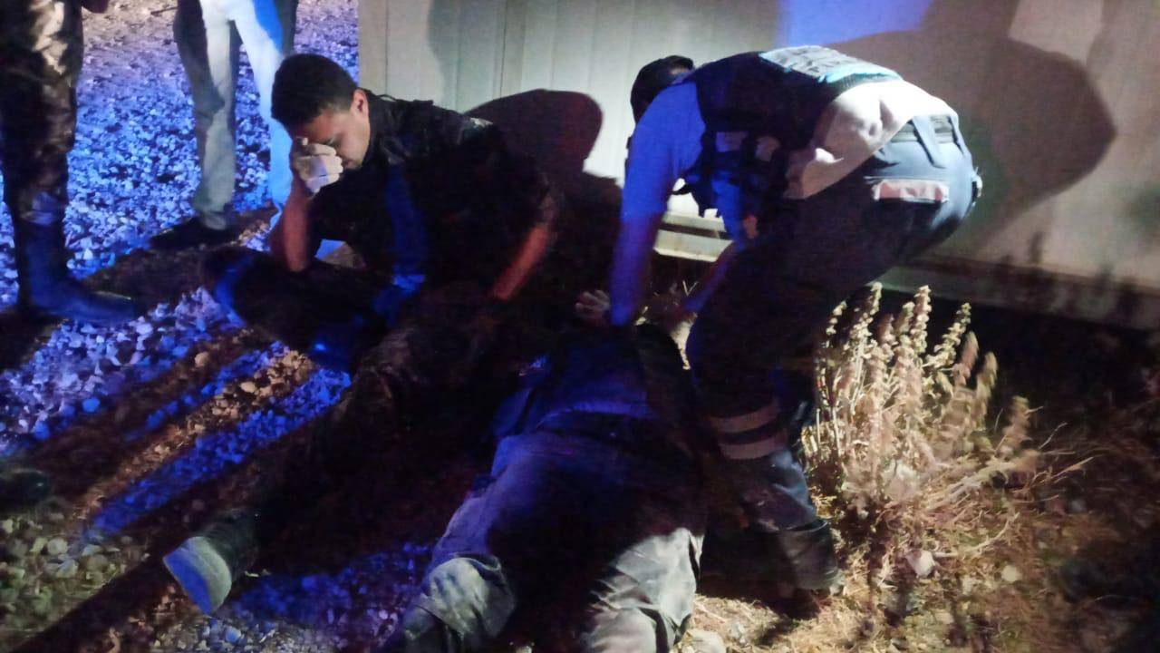 الامن العام : أربع اصابات في صفوف القوة الامنية التي تتعامل مع اعمال الشغب في لواء ناعور وهم قيد العلاج 