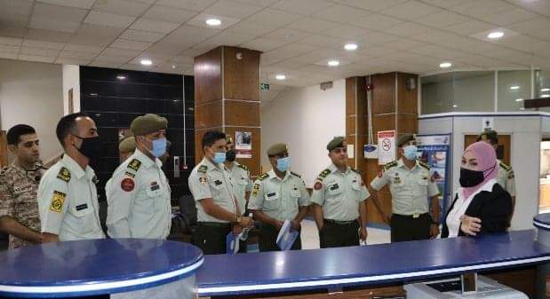 غرفة تجارة الزرقاء تستقبل وفد كلية الأمير الحسين الفنية العسكرية 