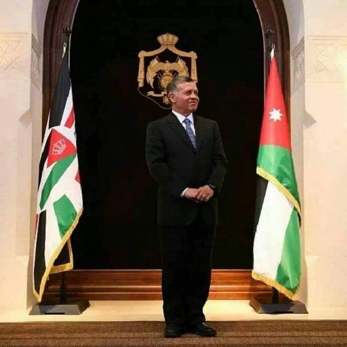 الملك يتلقى برقيات تهنئة بعيد الجلوس وذكرى الثورة العربية ويوم الجيش