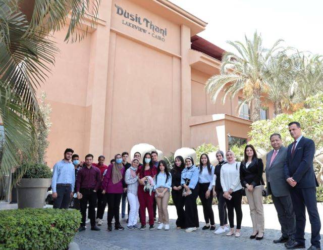 كلية الإدارة بجامعة بدر تنظم يوماً تعليمياً لطلاب البرنامج السويسرى بأحد الفنادق الكبرى