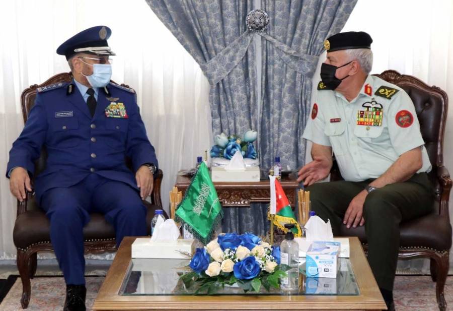 رئيس هيئة الأركان المشتركة يستقبل رئيس هيئة الأركان العامة للقوات المسلحة في المملكة العربية السعودية