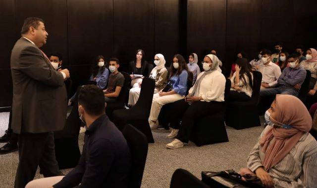 كلية الإدارة بجامعة بدر تنظم يوماً تعليمياً لطلاب البرنامج السويسرى بأحد الفنادق الكبرى