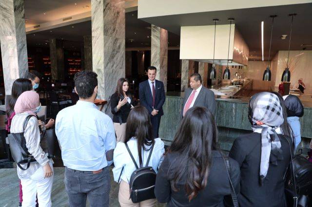 كلية الإدارة بجامعة بدر تنظم يوماً تعليمياً لطلاب البرنامج السويسرى بأحد الفنادق الكبرى