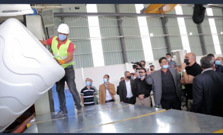 الخصاونة يزور مصنعا للبلاستيك في منطقة الملك الحسين بن طلال التنموية التابعة لشركة تطوير المفرق